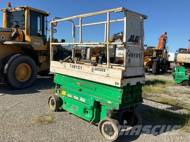 JLG 2032ES Ножничные подъемники