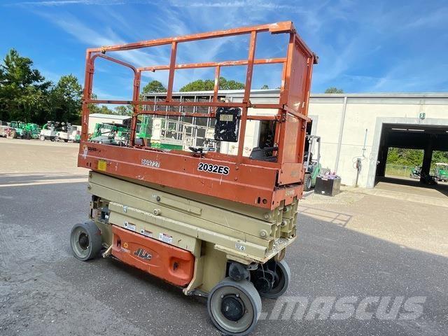 JLG 2032ES Ножничные подъемники