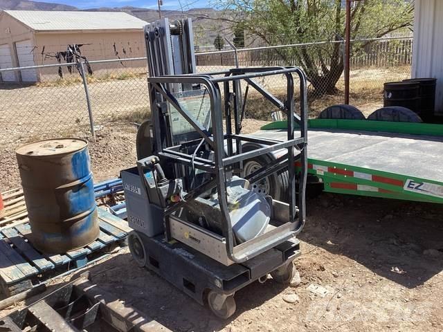 JLG 20MVL Вертикальные мачтовые подъемники