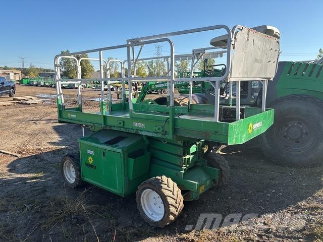 JLG 260MRT Ножничные подъемники