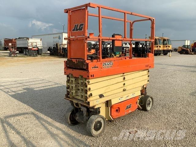 JLG 2632ES Ножничные подъемники
