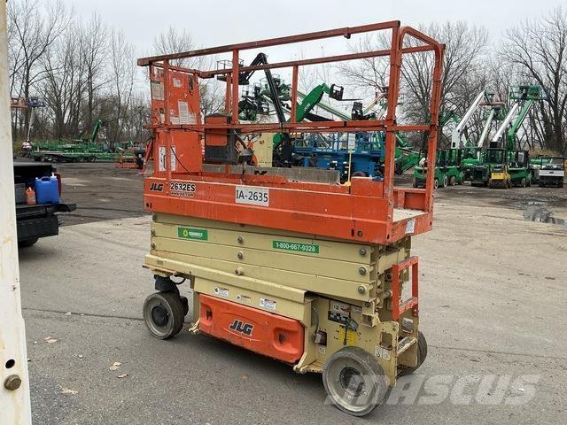 JLG 2632ES Ножничные подъемники