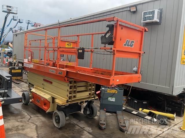 JLG 2646ES Ножничные подъемники