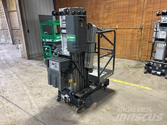 JLG 30AM Вертикальные мачтовые подъемники