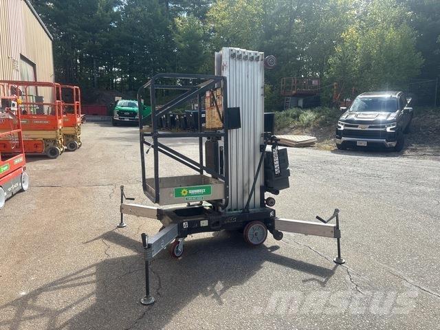 JLG 30AM Вертикальные мачтовые подъемники