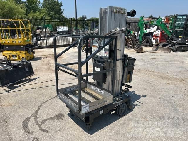 JLG 30AMDC Вертикальные мачтовые подъемники