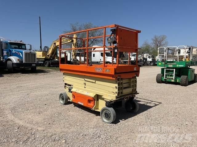 JLG 3246ES Ножничные подъемники