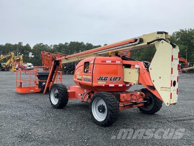 JLG 600AJ Коленчатые подъемники