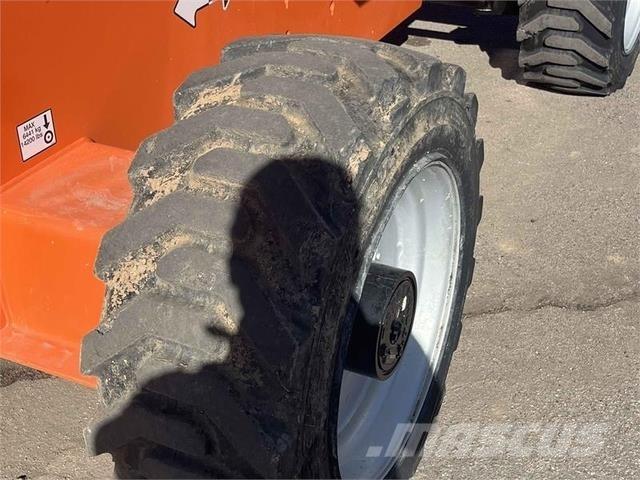 JLG 660SJ Телескопические подъемники