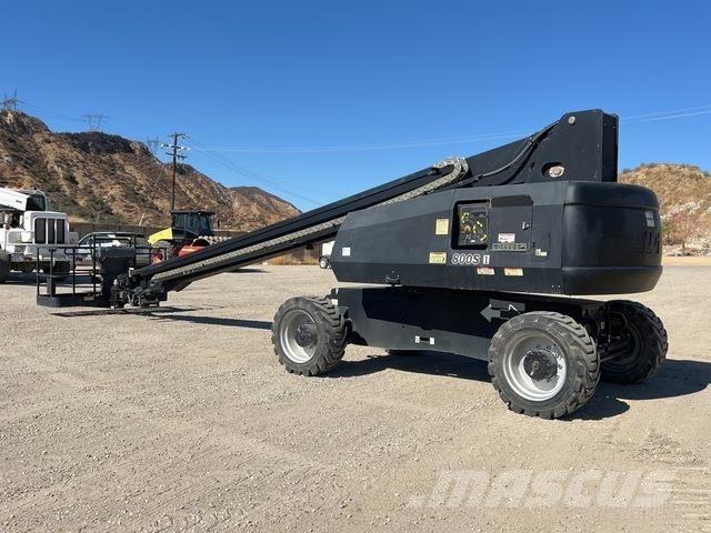 JLG 800S Телескопические подъемники