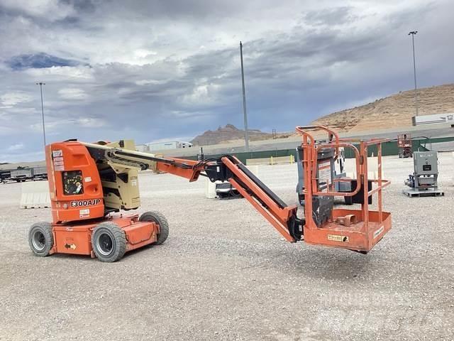 JLG E300AJP Коленчатые подъемники