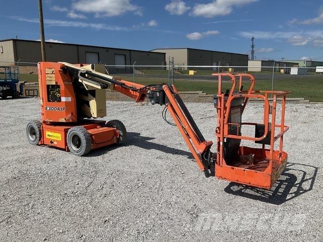 JLG E300AJP Коленчатые подъемники