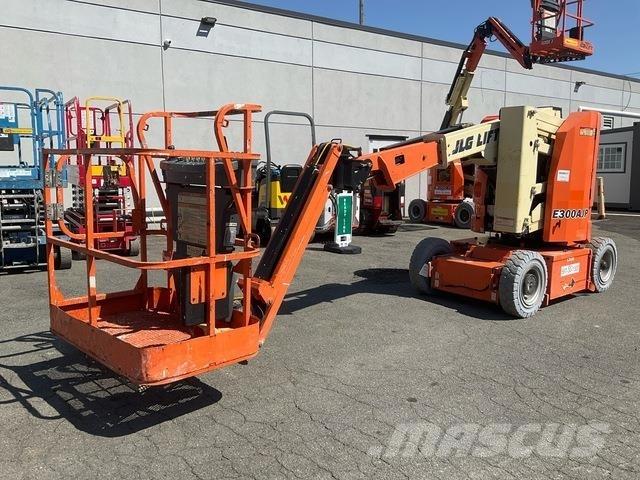 JLG E300AJP Коленчатые подъемники