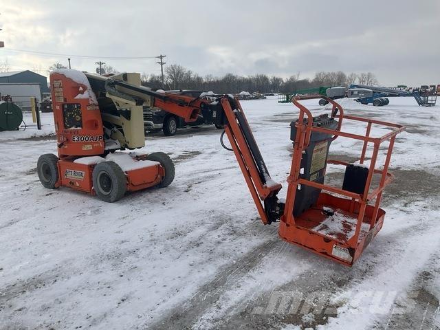 JLG E300AJP Коленчатые подъемники