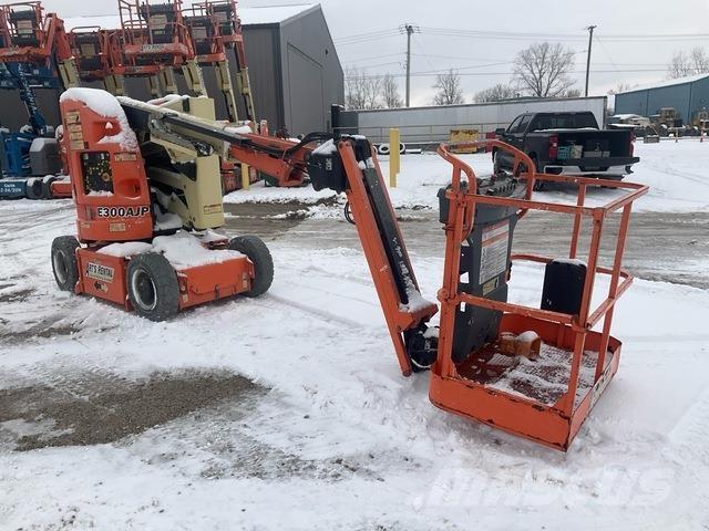JLG E300AJP Коленчатые подъемники