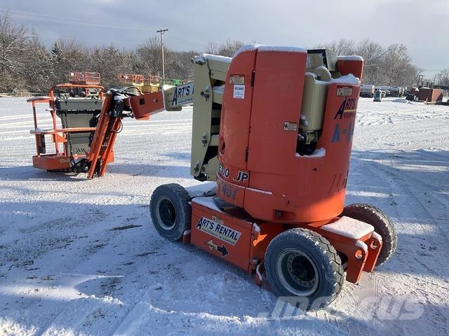 JLG E300AJP Коленчатые подъемники