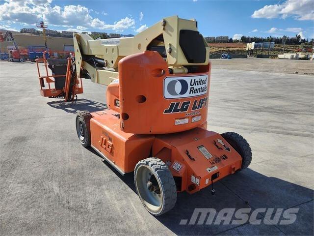 JLG E400AJP Коленчатые подъемники