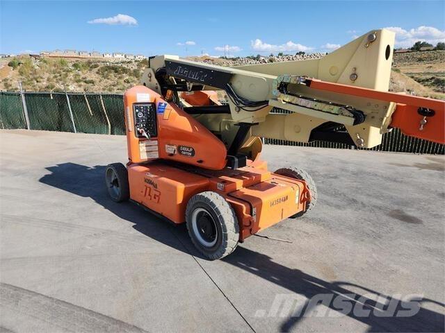 JLG E400AJP Коленчатые подъемники