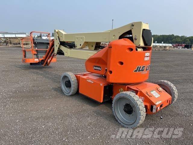 JLG E450AJ Коленчатые подъемники