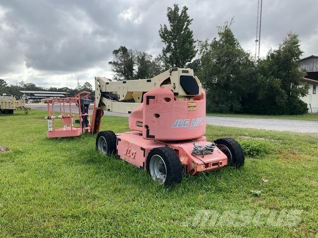 JLG E450AJ Коленчатые подъемники