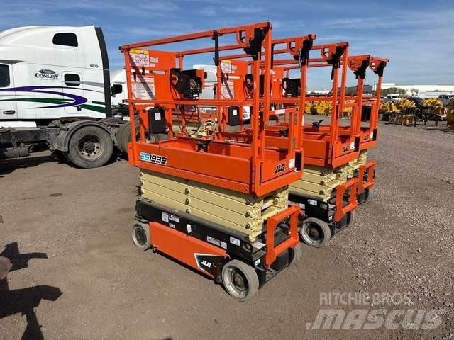 JLG ES1932 Ножничные подъемники