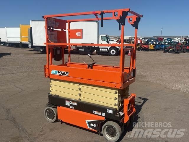 JLG ES1932 Ножничные подъемники