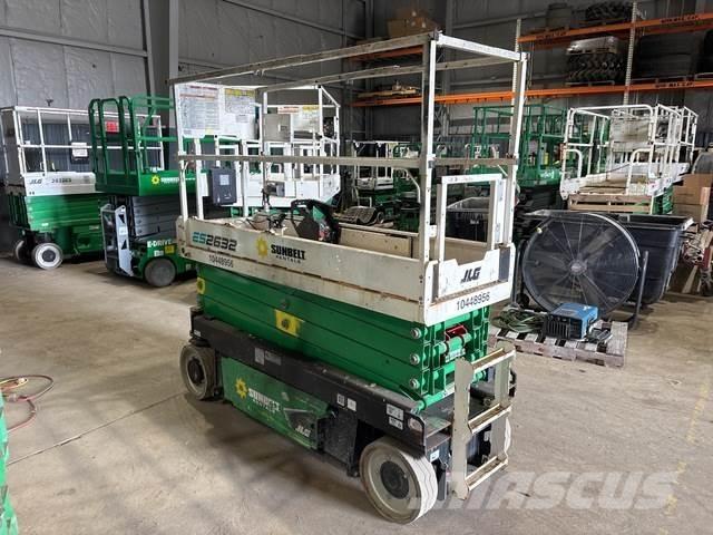 JLG ES2632 Ножничные подъемники