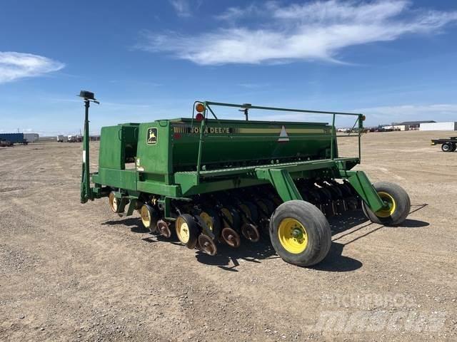John Deere 750 Сеялки