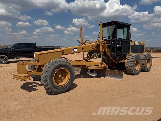 John Deere 770 Грейдеры