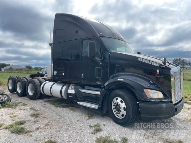 Kenworth T700 Седельные тягачи