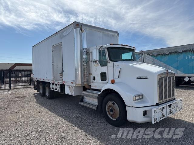 Kenworth T800 Грузовики-Фургоны