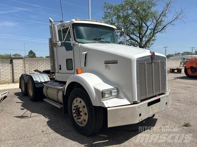 Kenworth T800B Седельные тягачи