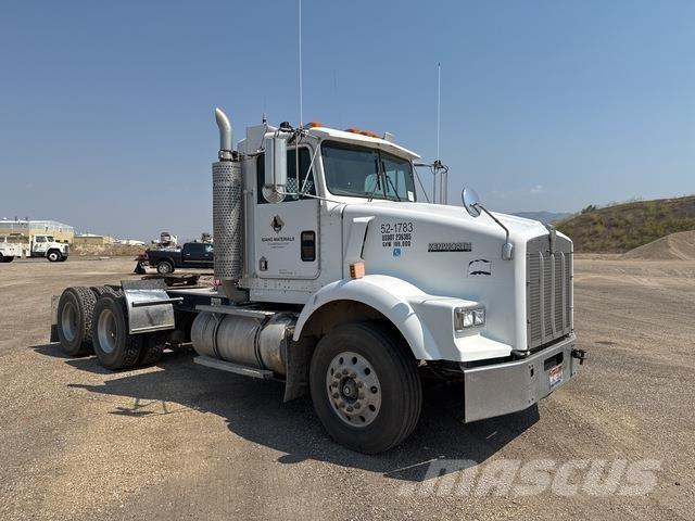 Kenworth T800B Седельные тягачи