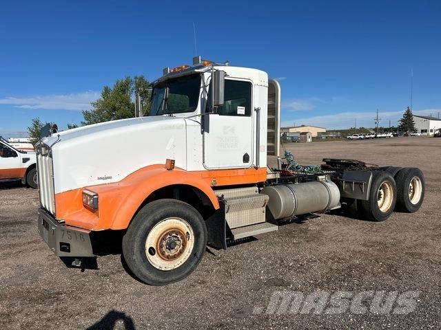 Kenworth T800B Седельные тягачи