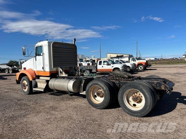 Kenworth T800B Седельные тягачи