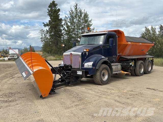 Kenworth T880 Снежные отвалы и плуги