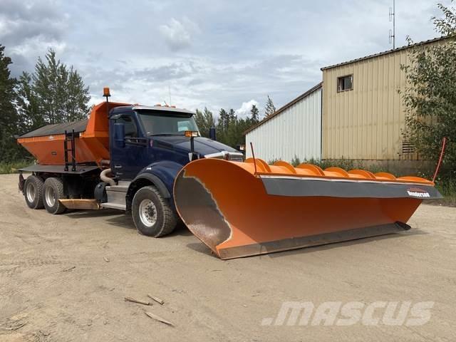 Kenworth T880 Снежные отвалы и плуги