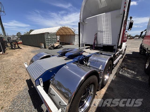 Kenworth T909 Седельные тягачи