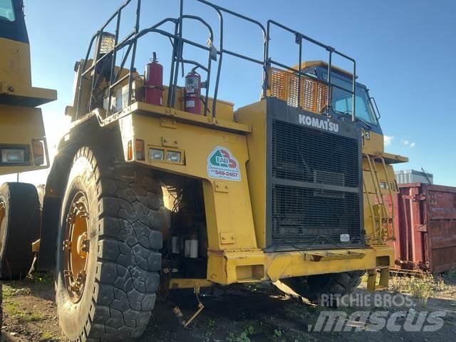 Komatsu 330M Шарнирно-сочленённые самосвалы