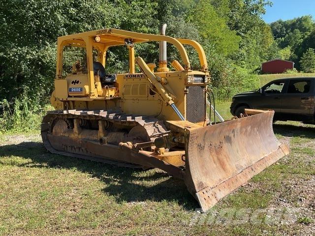 Komatsu D65E-6 Гусеничные бульдозеры