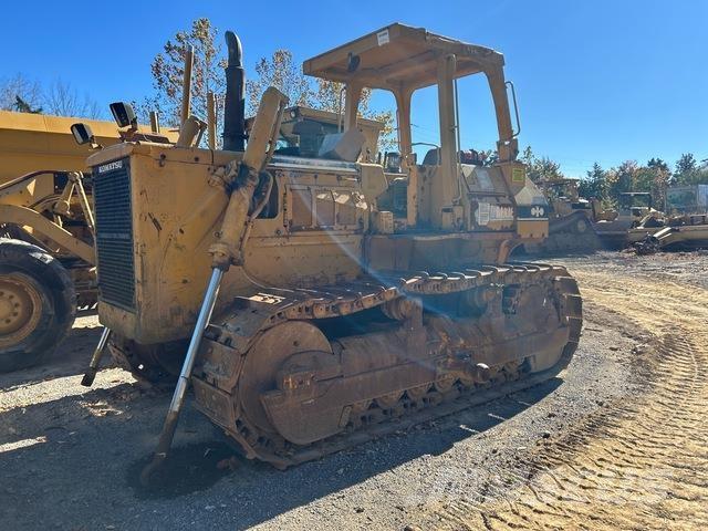 Komatsu D68E-1 Гусеничные бульдозеры