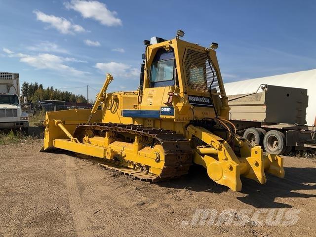Komatsu D85P Гусеничные бульдозеры