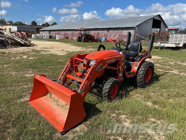 Kubota B2401DT Коммунальные тракторы