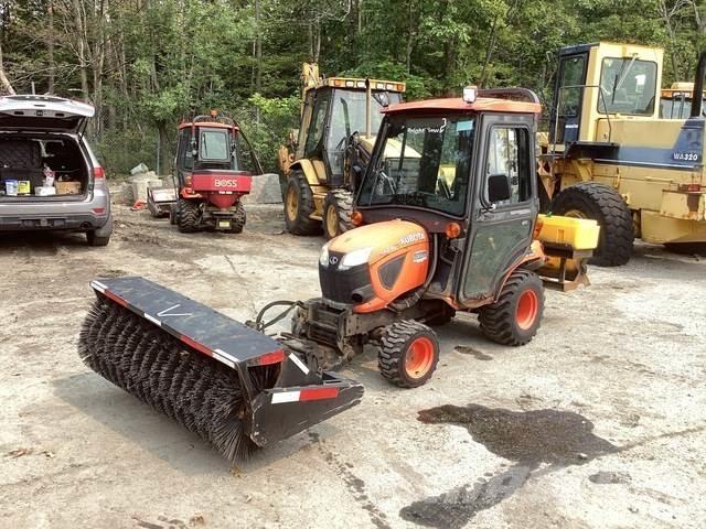 Kubota BX2380 Коммунальные тракторы