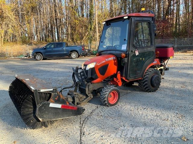 Kubota BX2380 Коммунальные тракторы