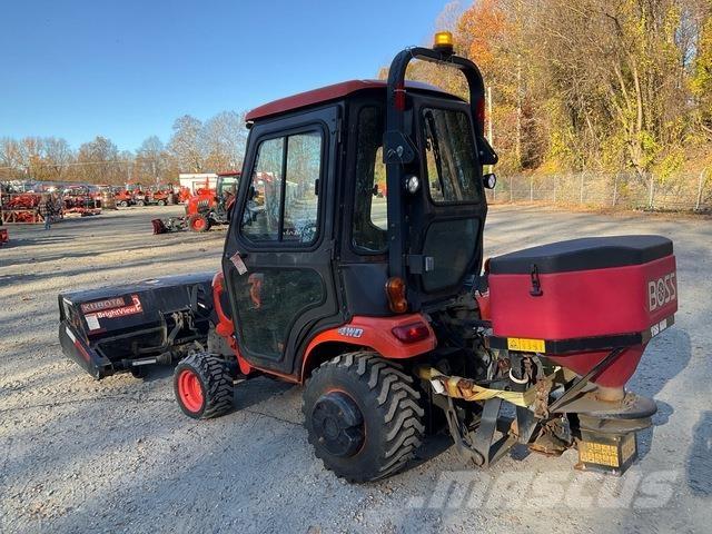 Kubota BX2380 Коммунальные тракторы