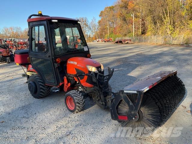 Kubota BX2380 Коммунальные тракторы
