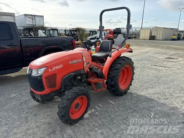 Kubota L2501D Коммунальные тракторы