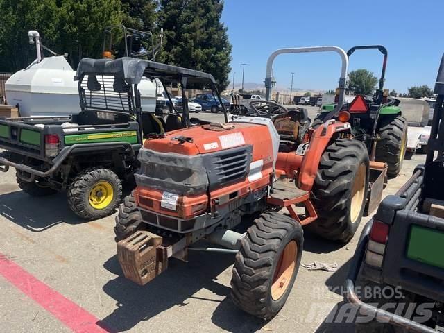 Kubota L3010D Коммунальные тракторы