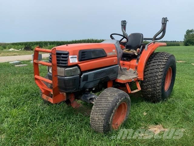 Kubota L3130D Коммунальные тракторы